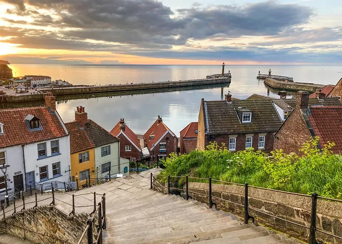 Cliff Retreat * ウィットビー